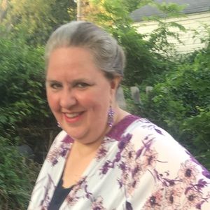 Meet your Posher, Erin elizabeth